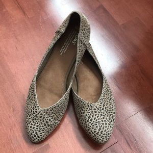 TOMS Jutti suede leopard print flat